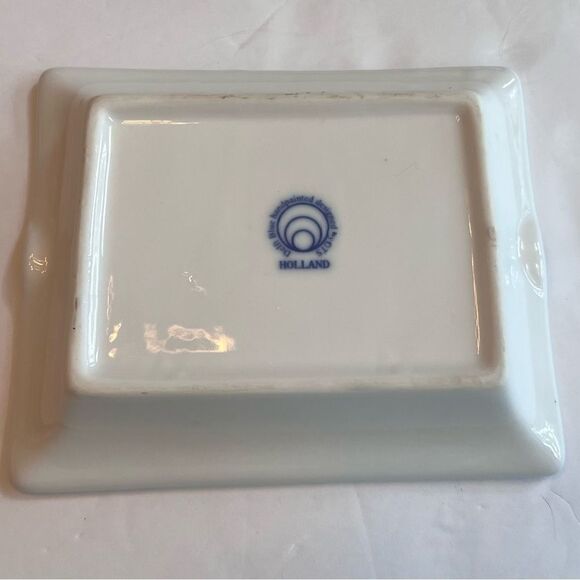 Delft Blue Designed by Otis Ashtray Trinket Dish - Picture 6 of 6